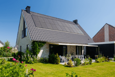 Eigentijdse levensloopbestendige woning met indakse zonnepanelen
